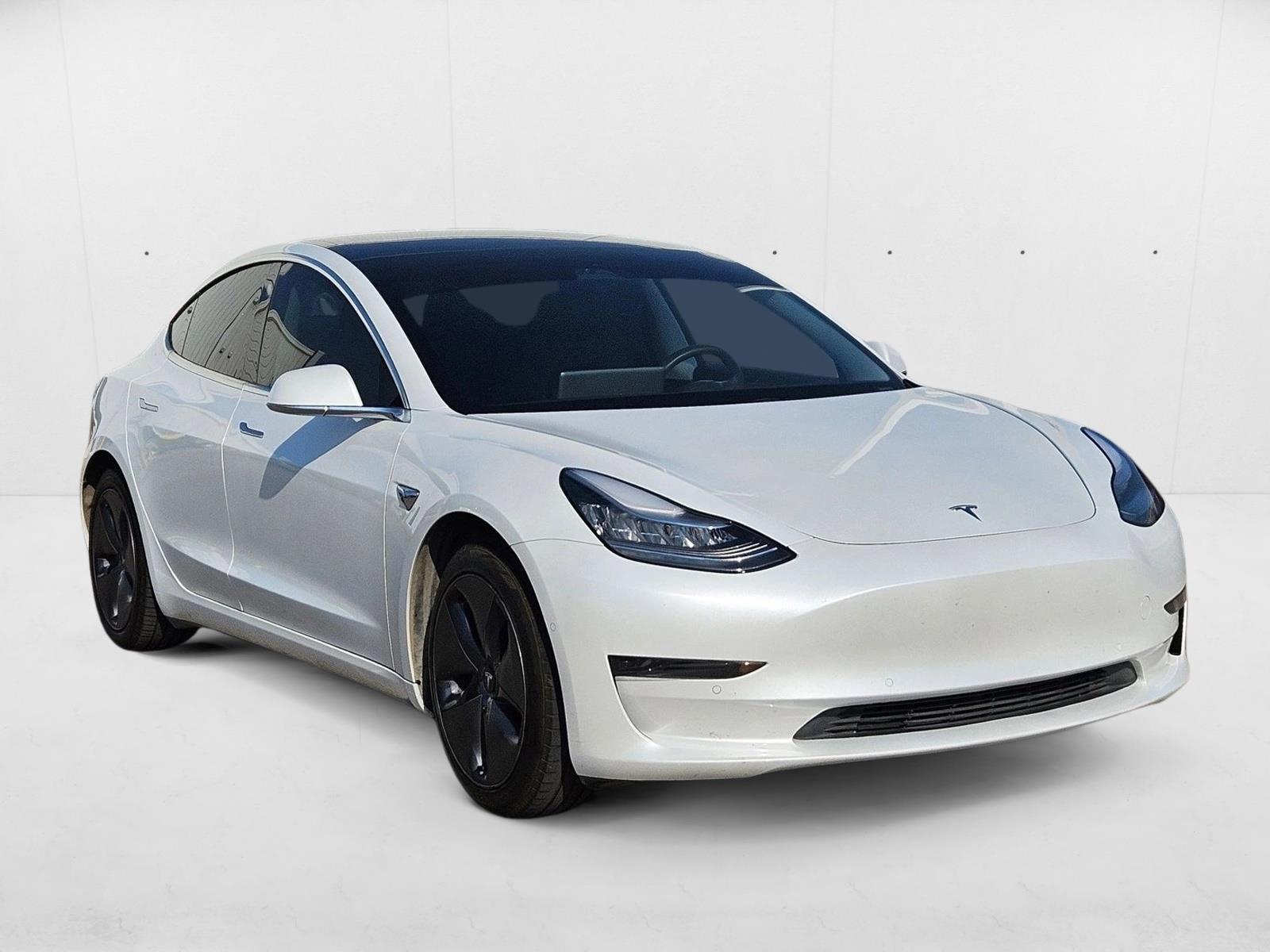 2020 Tesla Model 3 Standard Range photo 3