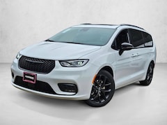 2026 Chrysler Pacifica Limited Van Passenger Van