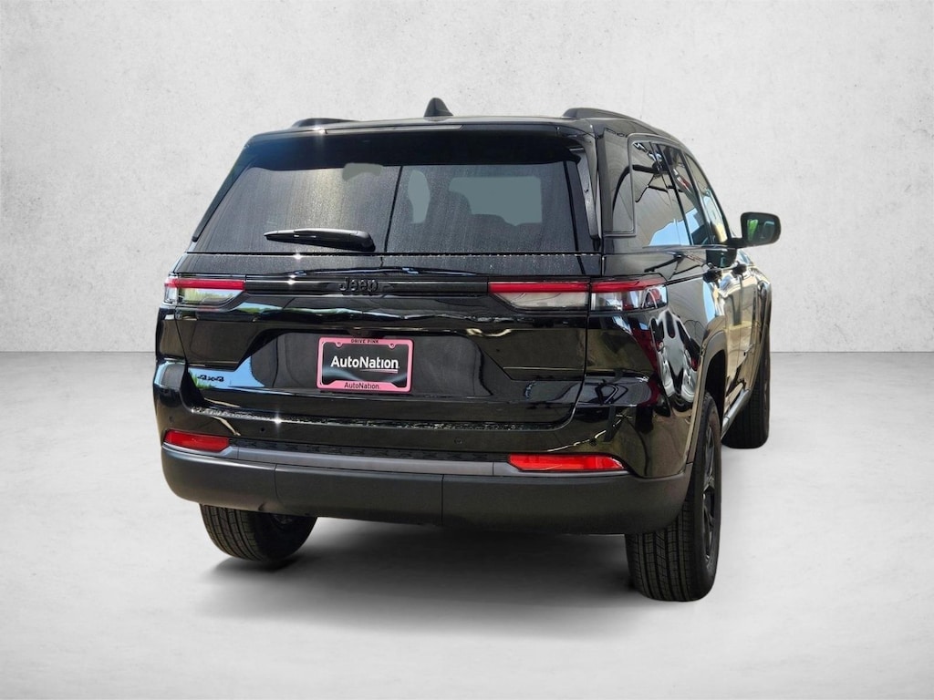 New 2026 Jeep Grand Cherokee Laredo Altitude SUV