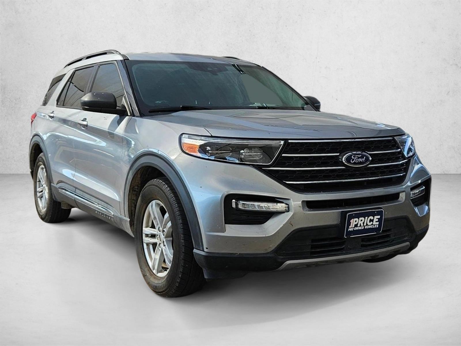 2022 Ford Explorer XLT photo 3