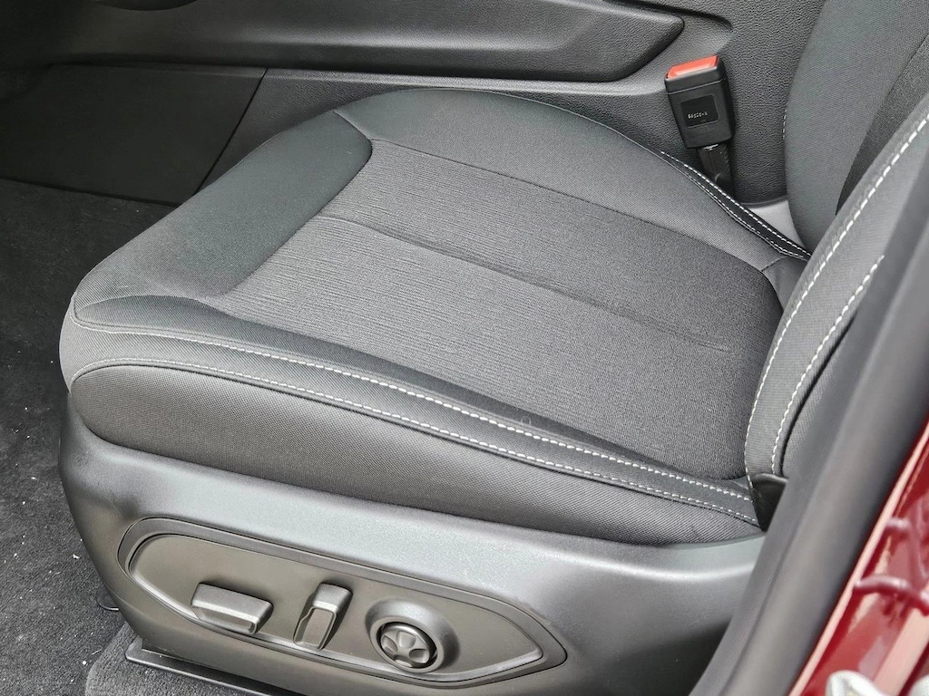 New 2026 Jeep Grand Cherokee Laredo Sport Utility