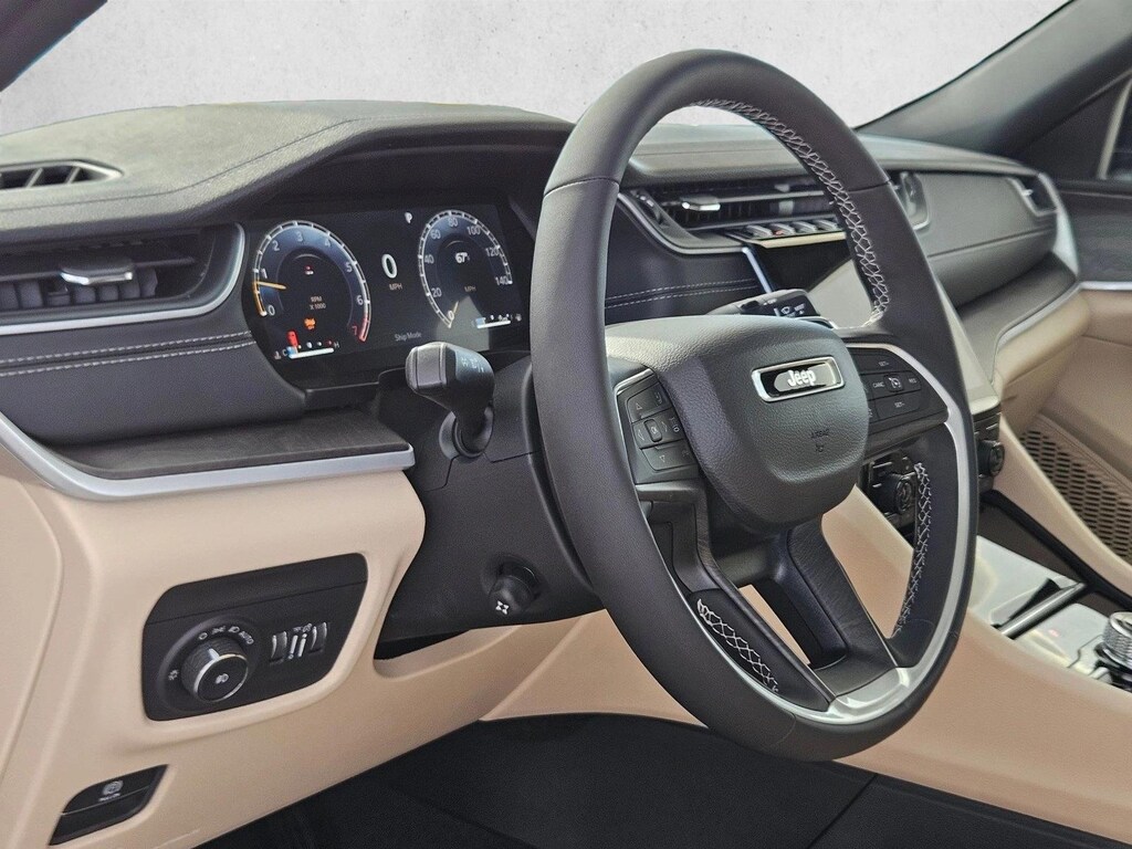 New 2025 Jeep Grand Cherokee Limited Sport Utility