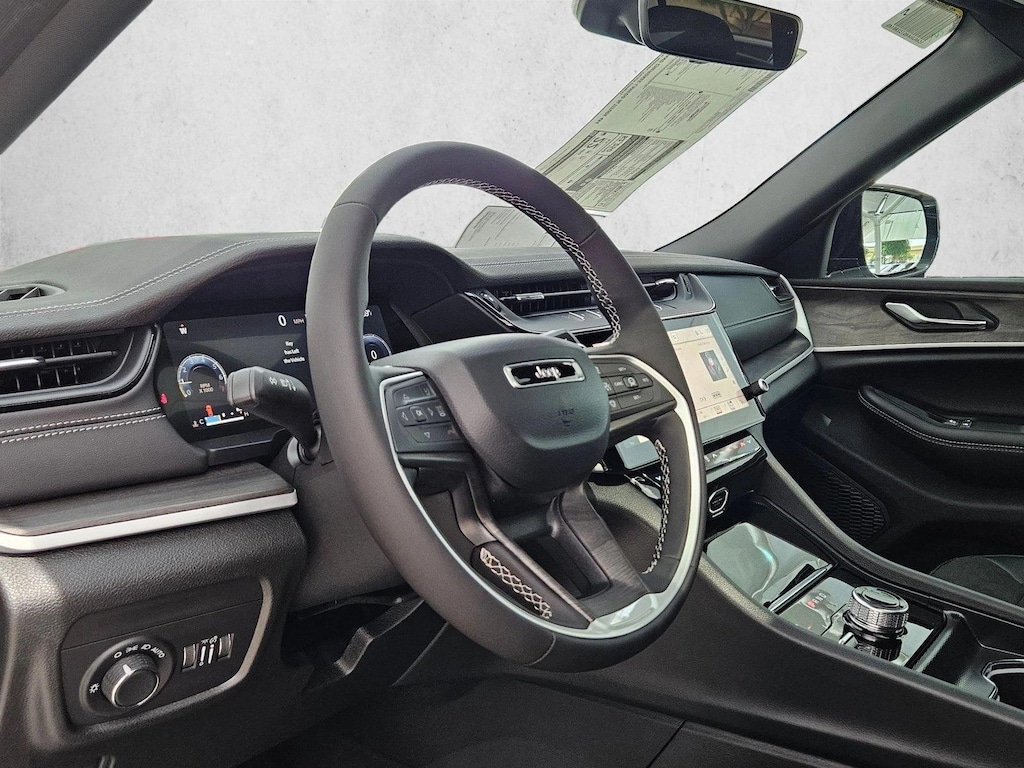 New 2026 Jeep Grand Cherokee Laredo Altitude Sport Utility