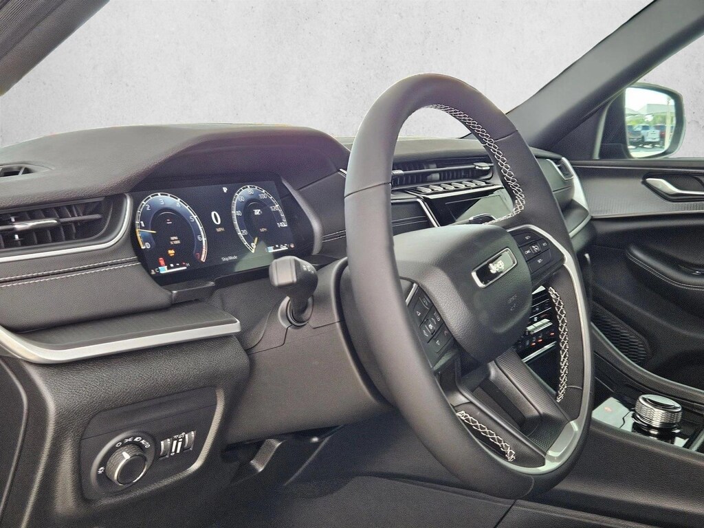 New 2025 Jeep Grand Cherokee Laredo X Sport Utility