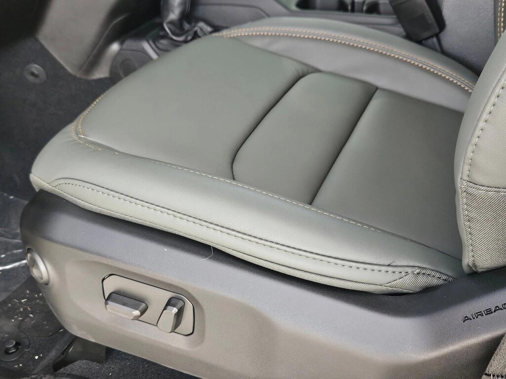 New 2025 Jeep Gladiator Mojave Crew Cab Pickup