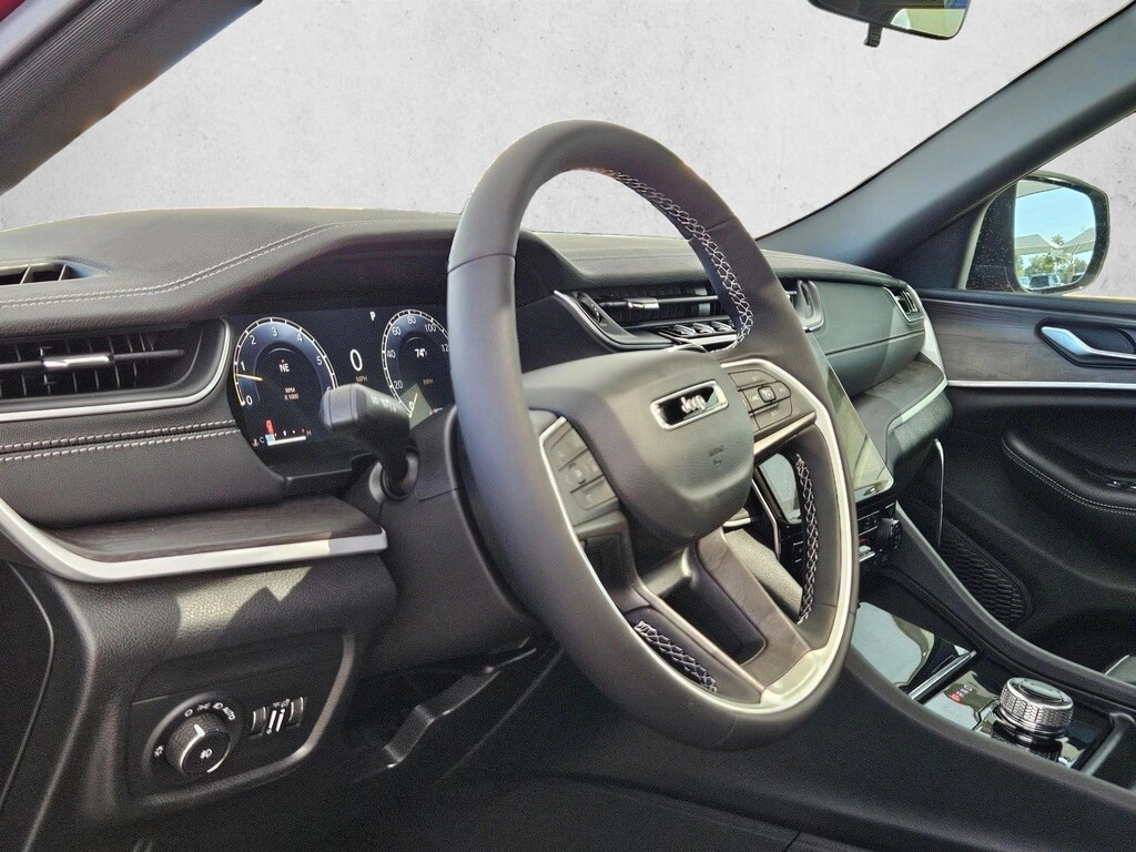 New 2025 Jeep Grand Cherokee L Limited Sport Utility