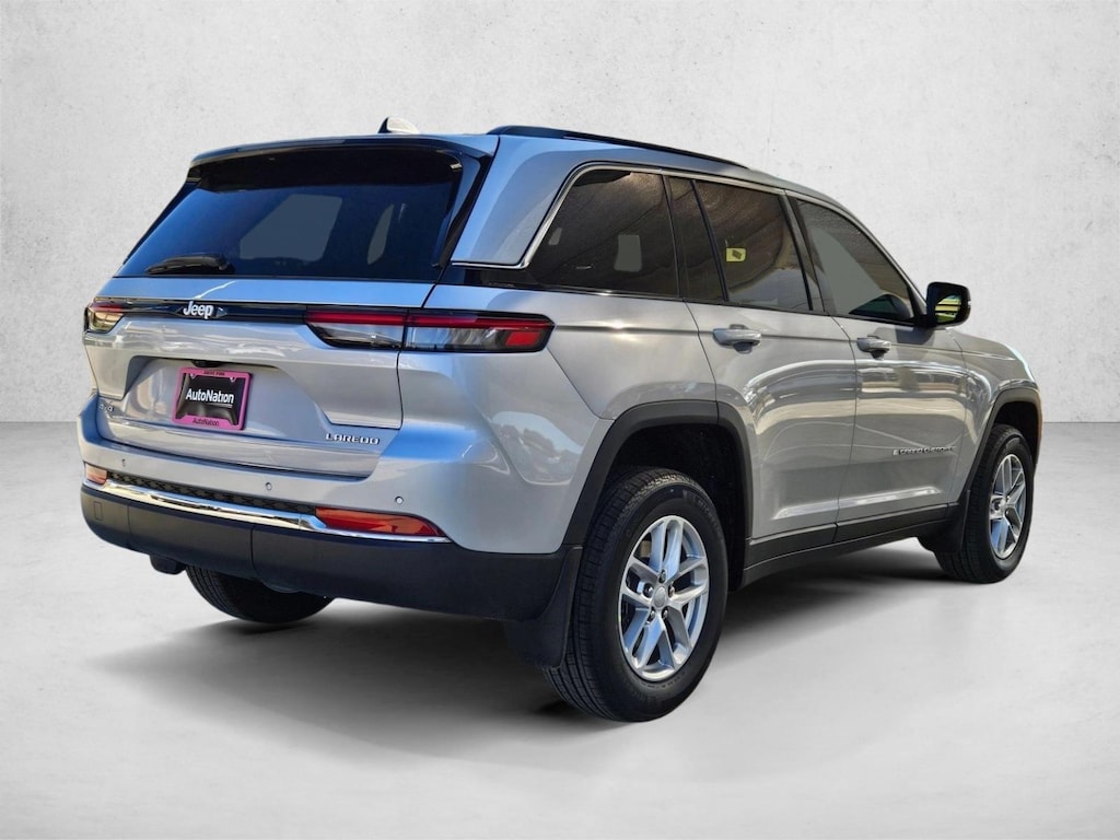 New 2025 Jeep Grand Cherokee Laredo X Sport Utility