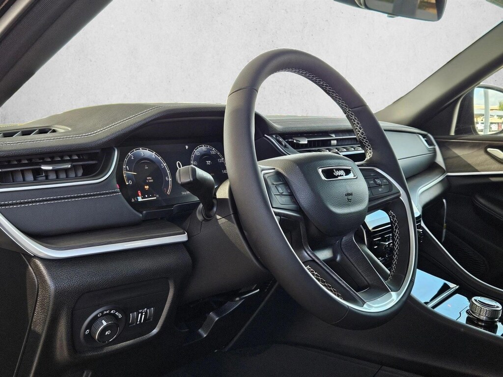 New 2025 Jeep Grand Cherokee L Limited Sport Utility