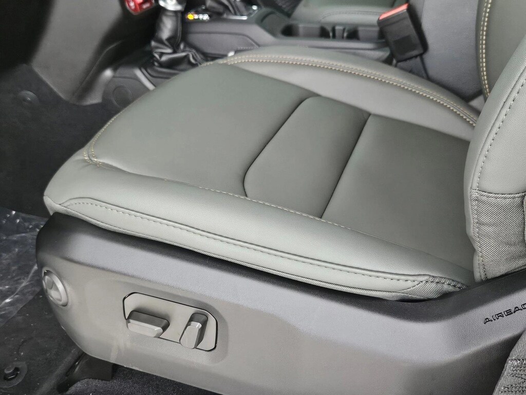 New 2025 Jeep Gladiator Mojave Crew Cab Pickup