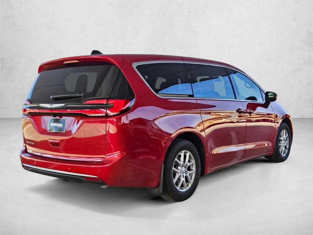 New 2026 Chrysler Pacifica Select Mini-van Passenger