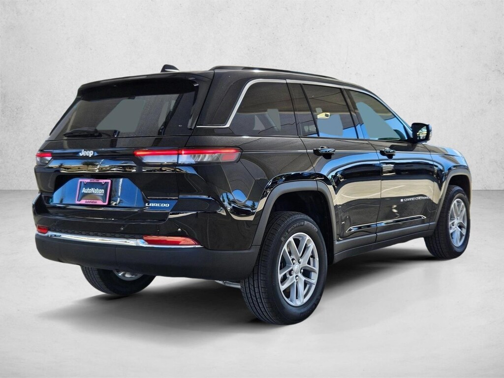 New 2025 Jeep Grand Cherokee Laredo X Sport Utility