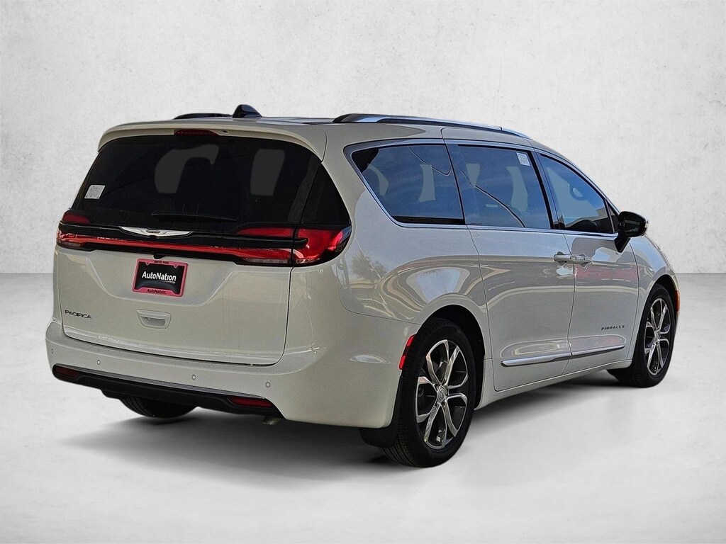 New 2026 Chrysler Pacifica Pinnacle Mini-van Passenger