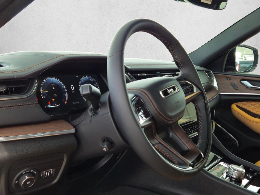 New 2025 Jeep Grand Cherokee L Summit Sport Utility