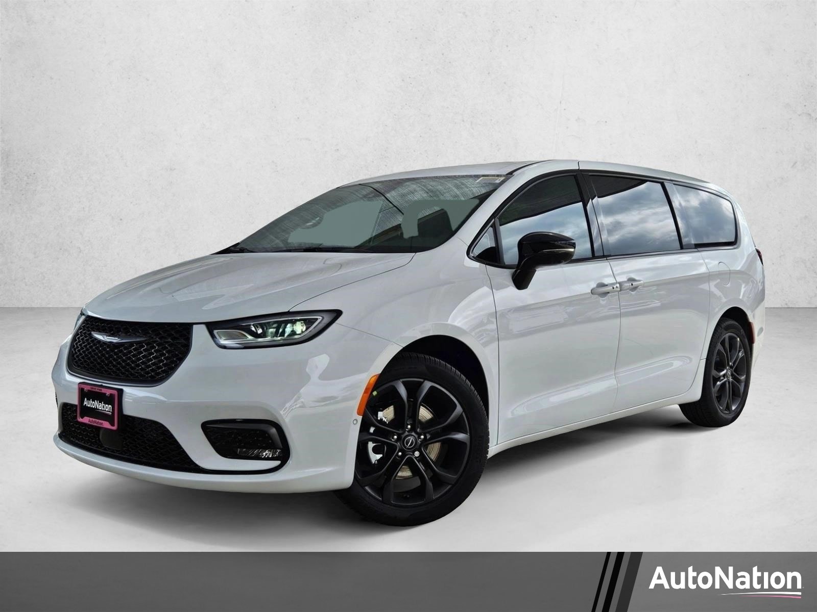 New 2026 Chrysler Pacifica Select