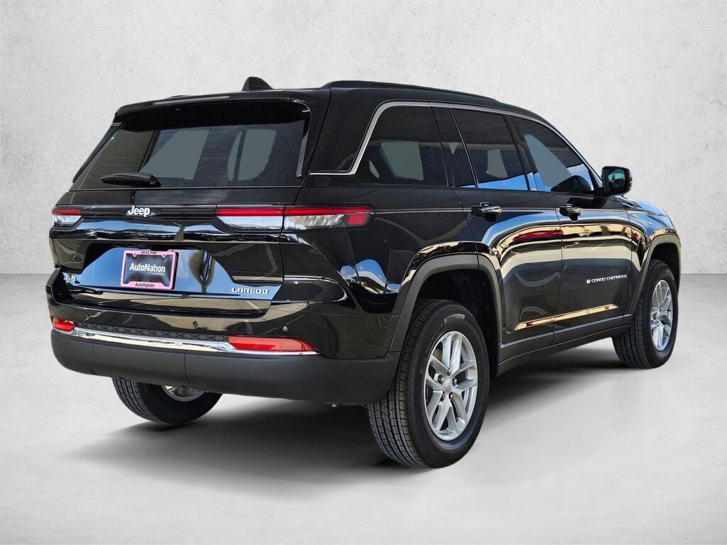 New 2025 Jeep Grand Cherokee Laredo X Sport Utility