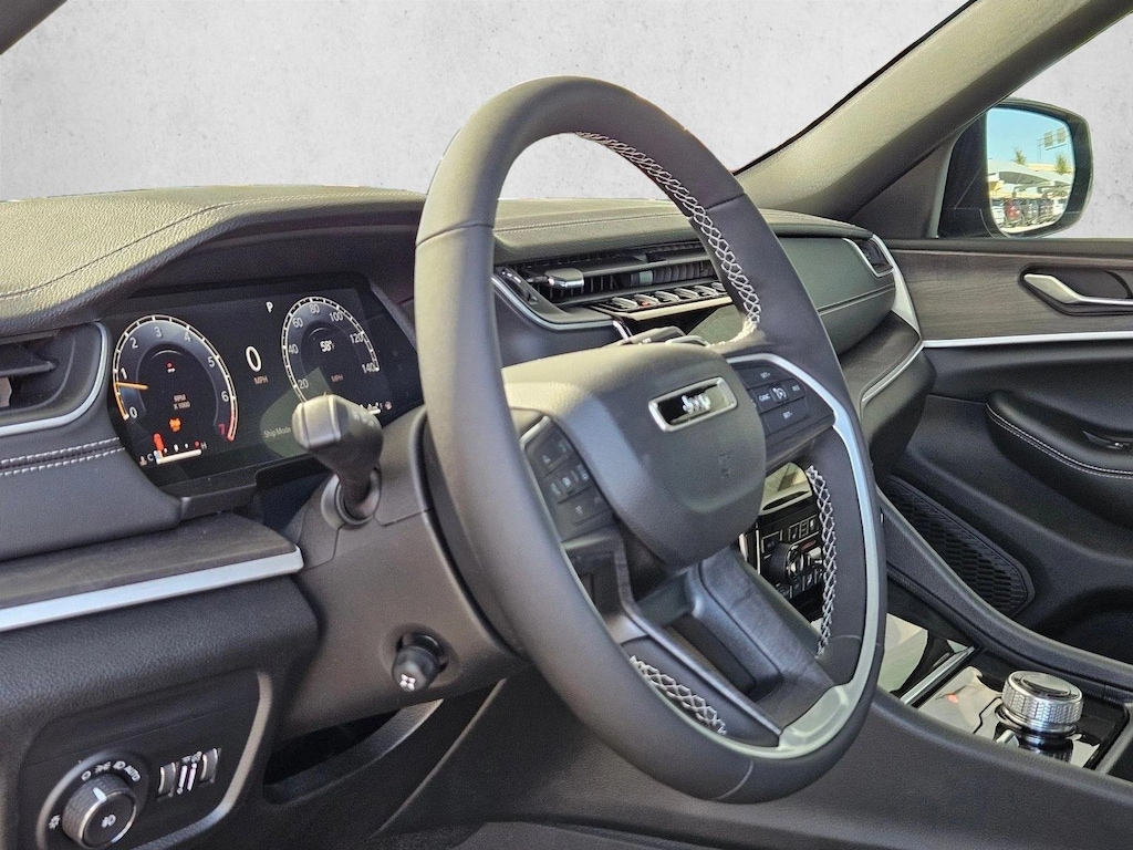 New 2025 Jeep Grand Cherokee Limited Sport Utility