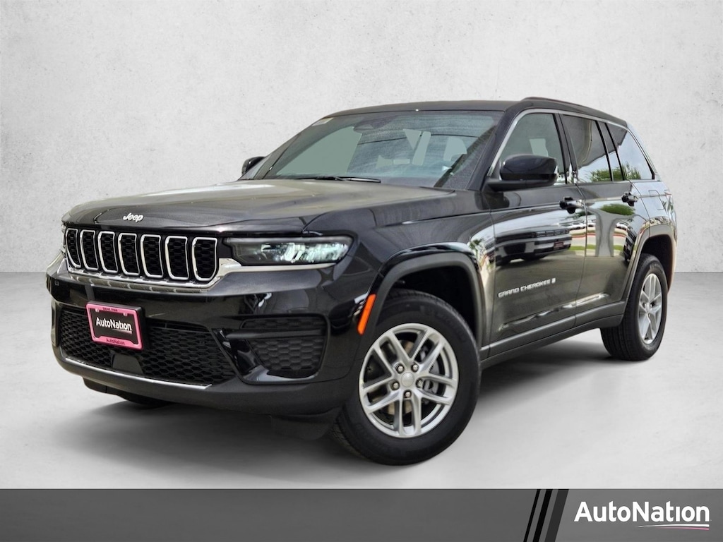 New 2026 Jeep Grand Cherokee Laredo Sport Utility