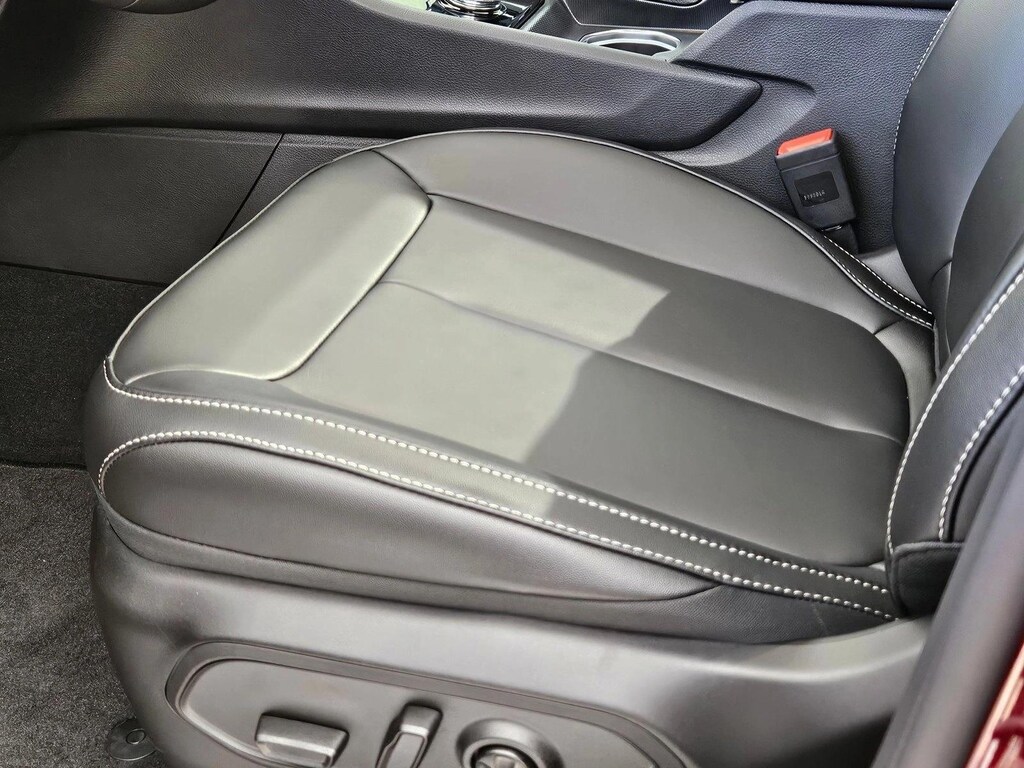 New 2025 Jeep Grand Cherokee L Limited Sport Utility