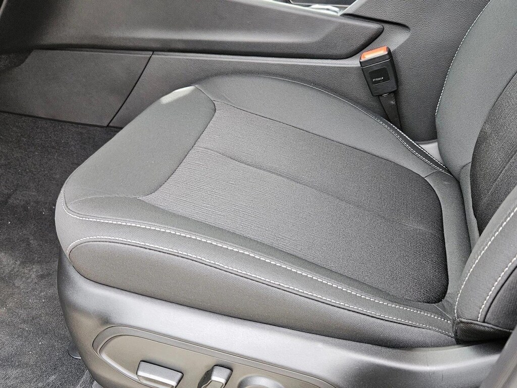 New 2026 Jeep Grand Cherokee Laredo Sport Utility