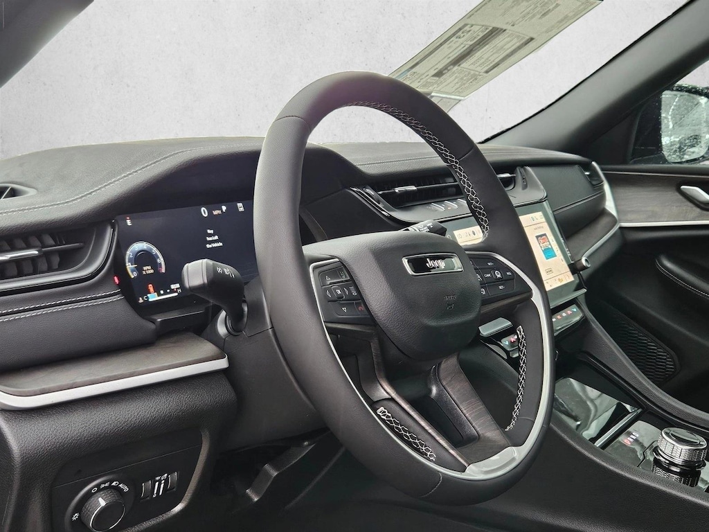New 2026 Jeep Grand Cherokee Laredo Altitude Sport Utility