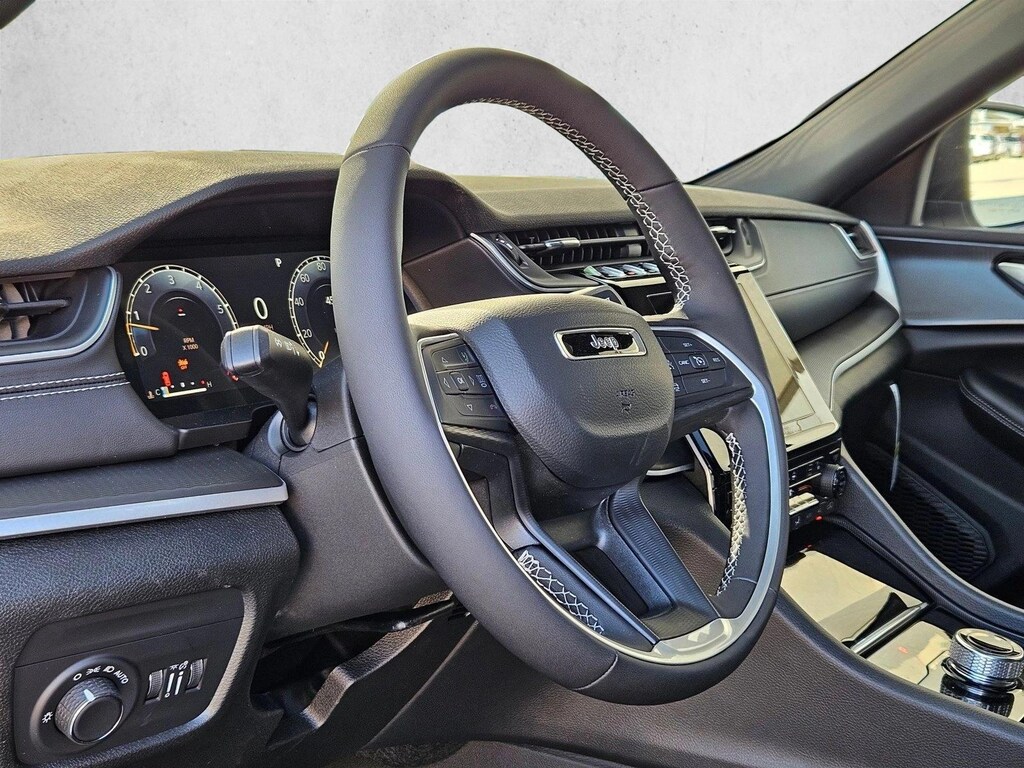 New 2025 Jeep Grand Cherokee Laredo X Sport Utility