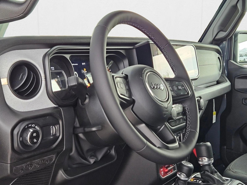 New 2025 Jeep Gladiator Willys Crew Cab Pickup