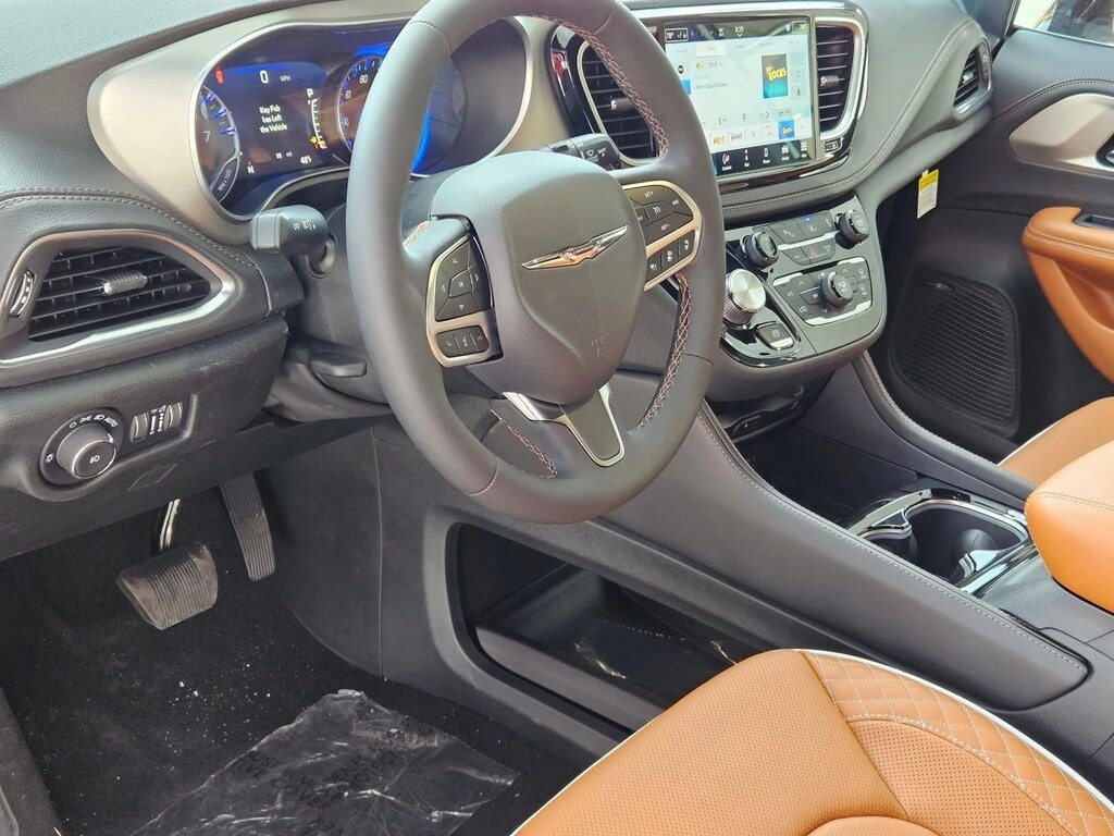 New 2026 Chrysler Pacifica Pinnacle Mini-van Passenger