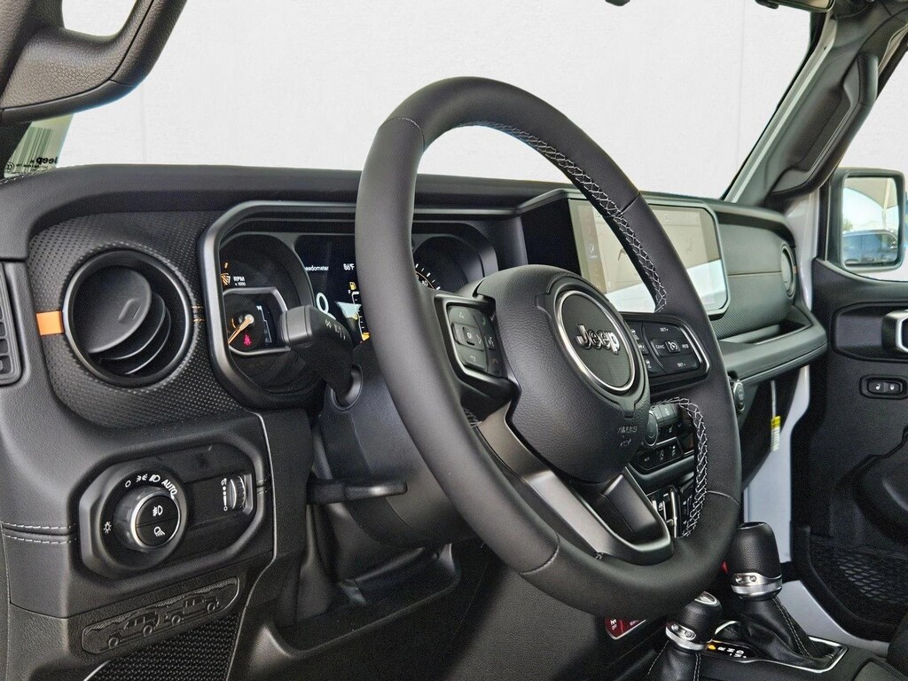 New 2025 Jeep Gladiator Mojave Crew Cab Pickup