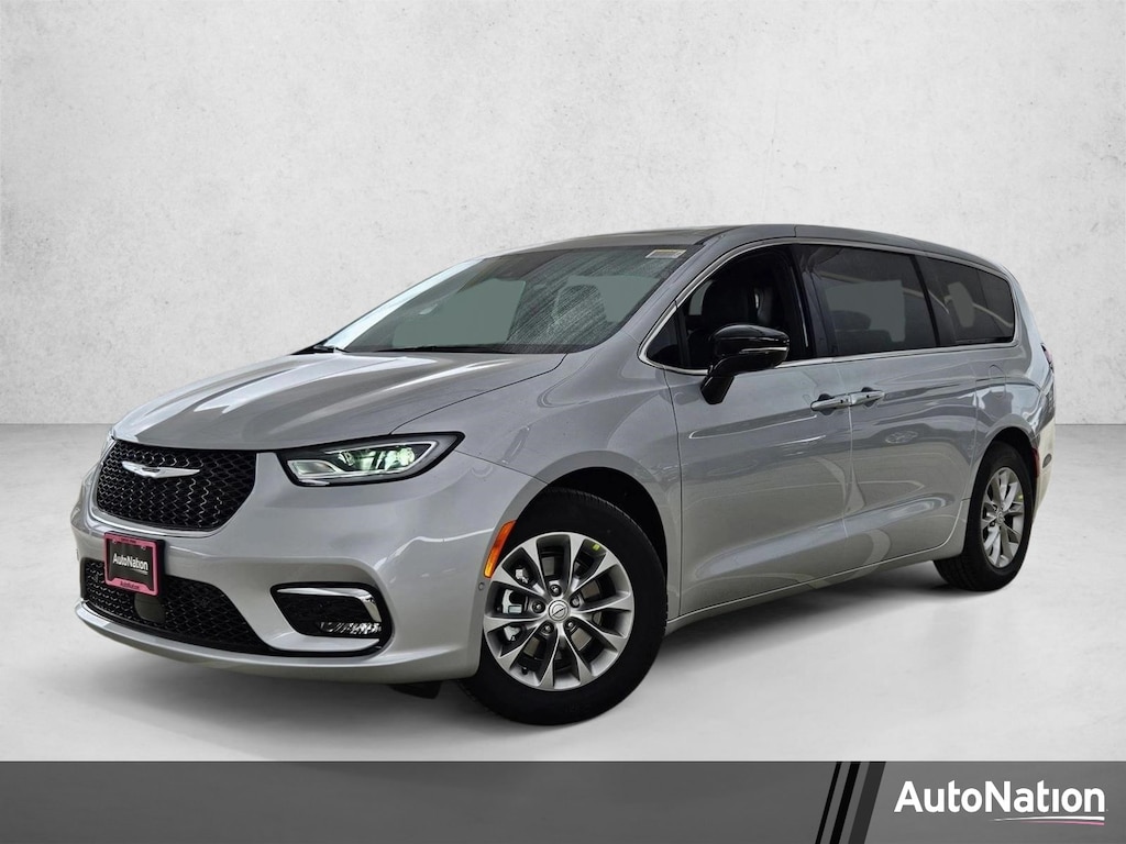 New 2026 Chrysler Pacifica Limited Mini-van Passenger