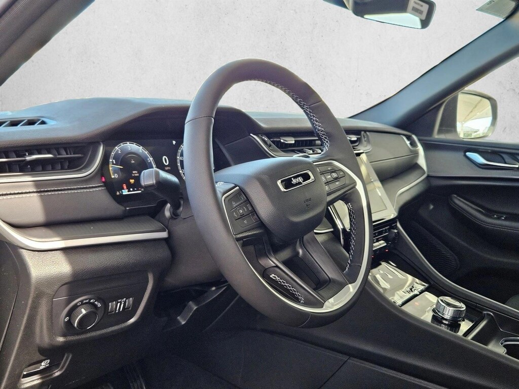 New 2025 Jeep Grand Cherokee Laredo X Sport Utility