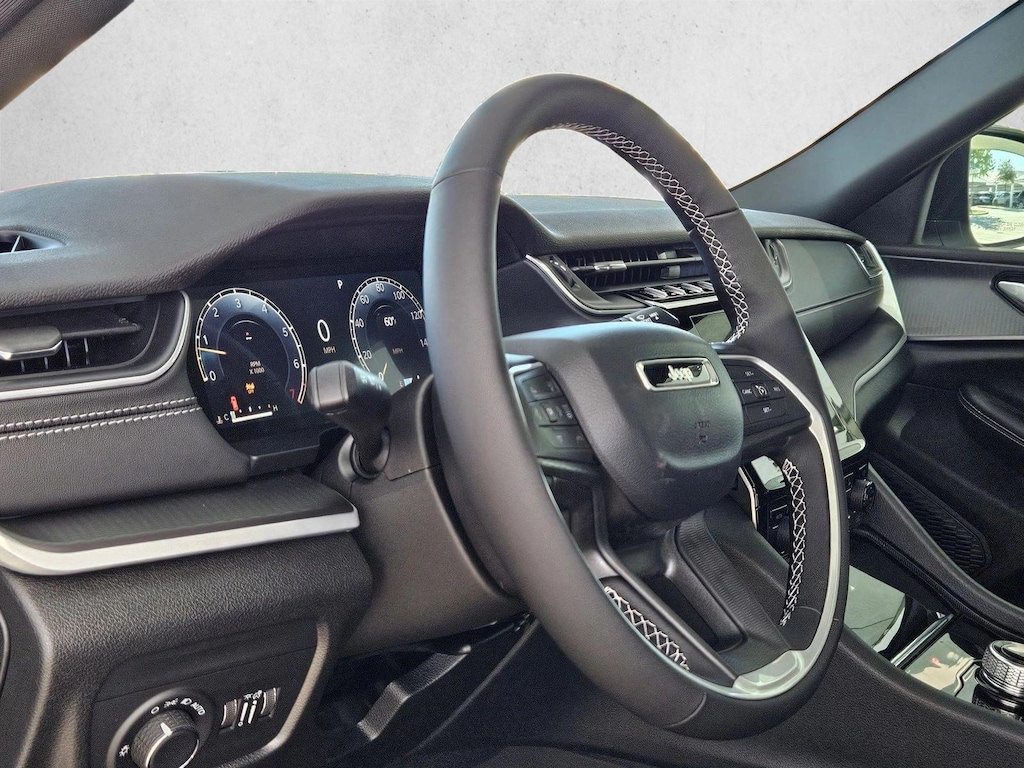 New 2025 Jeep Grand Cherokee Laredo X Sport Utility