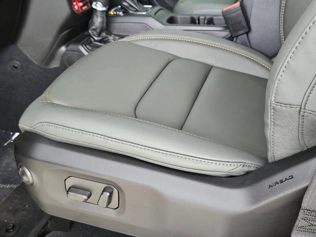 New 2025 Jeep Gladiator Mojave Crew Cab Pickup