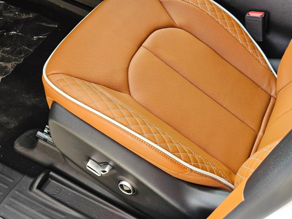 New 2026 Chrysler Pacifica Pinnacle Mini-van Passenger