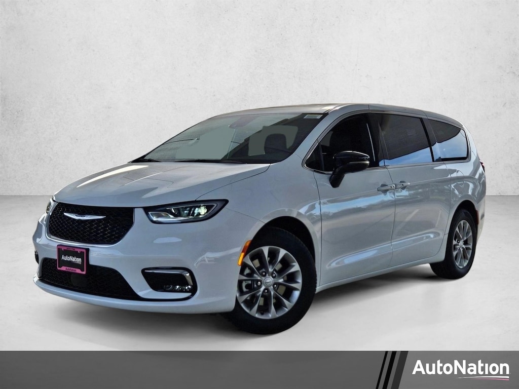 New 2026 Chrysler Pacifica Limited Mini-van Passenger