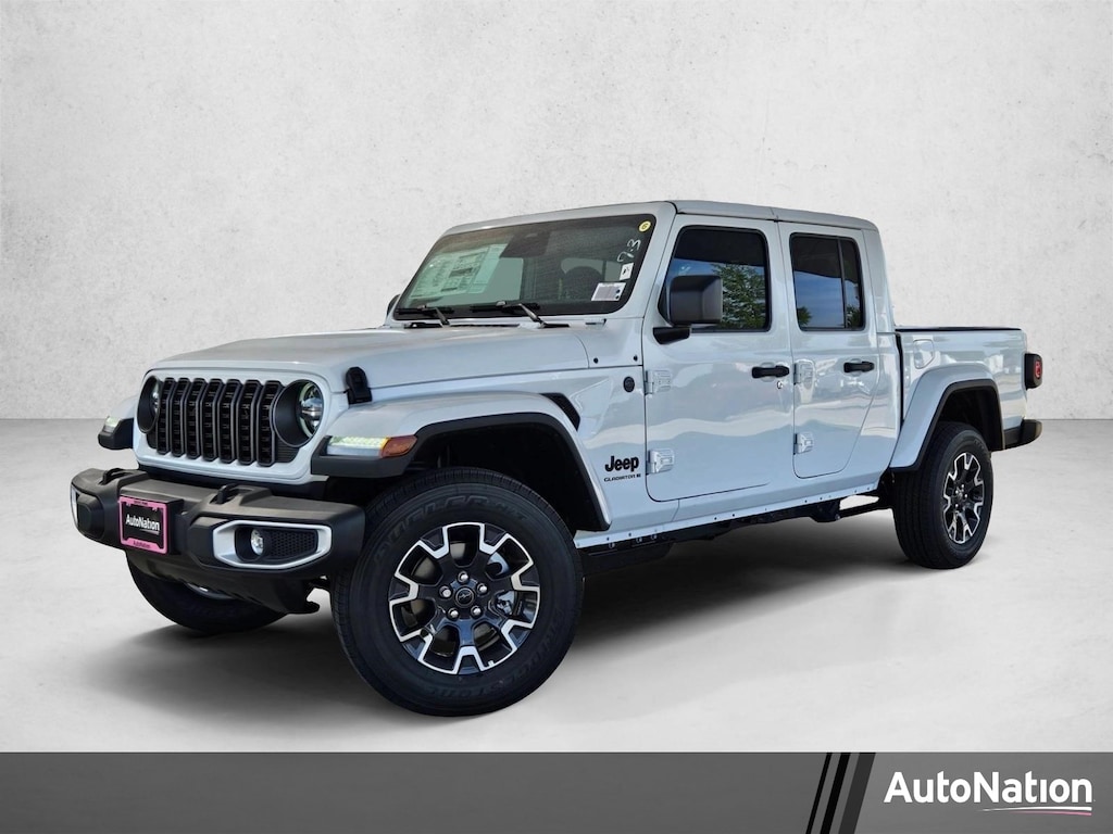 New 2026 Jeep Gladiator Sahara Crew Cab Pickup