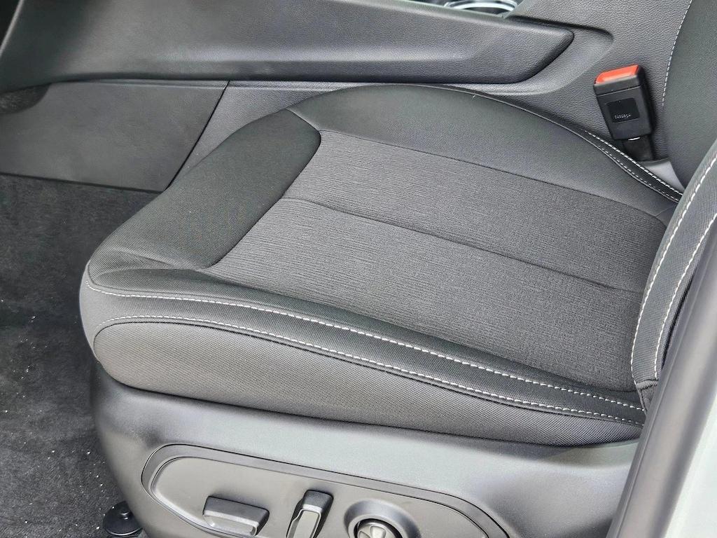 New 2026 Jeep Grand Cherokee L Laredo Sport Utility