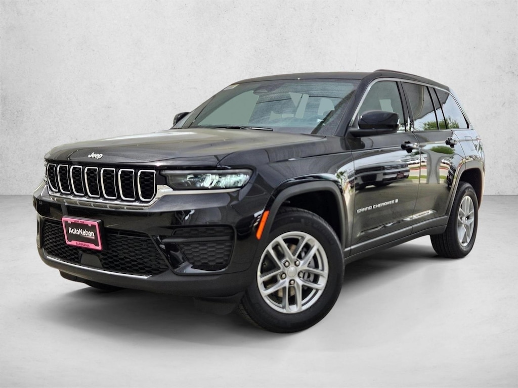 New 2026 Jeep Grand Cherokee Laredo Sport Utility