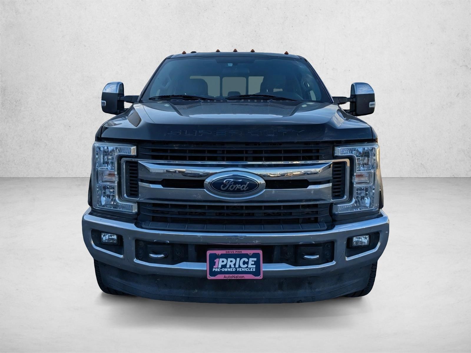 2017 Ford F-250 XLT photo 2