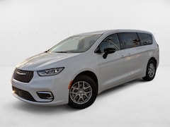 2026 Chrysler Pacifica Select Van Passenger Van
