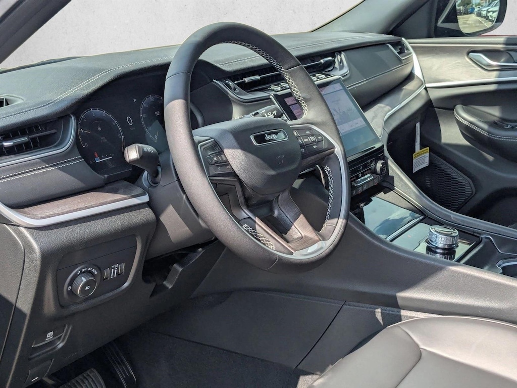 New 2025 Jeep Grand Cherokee L Limited SUV