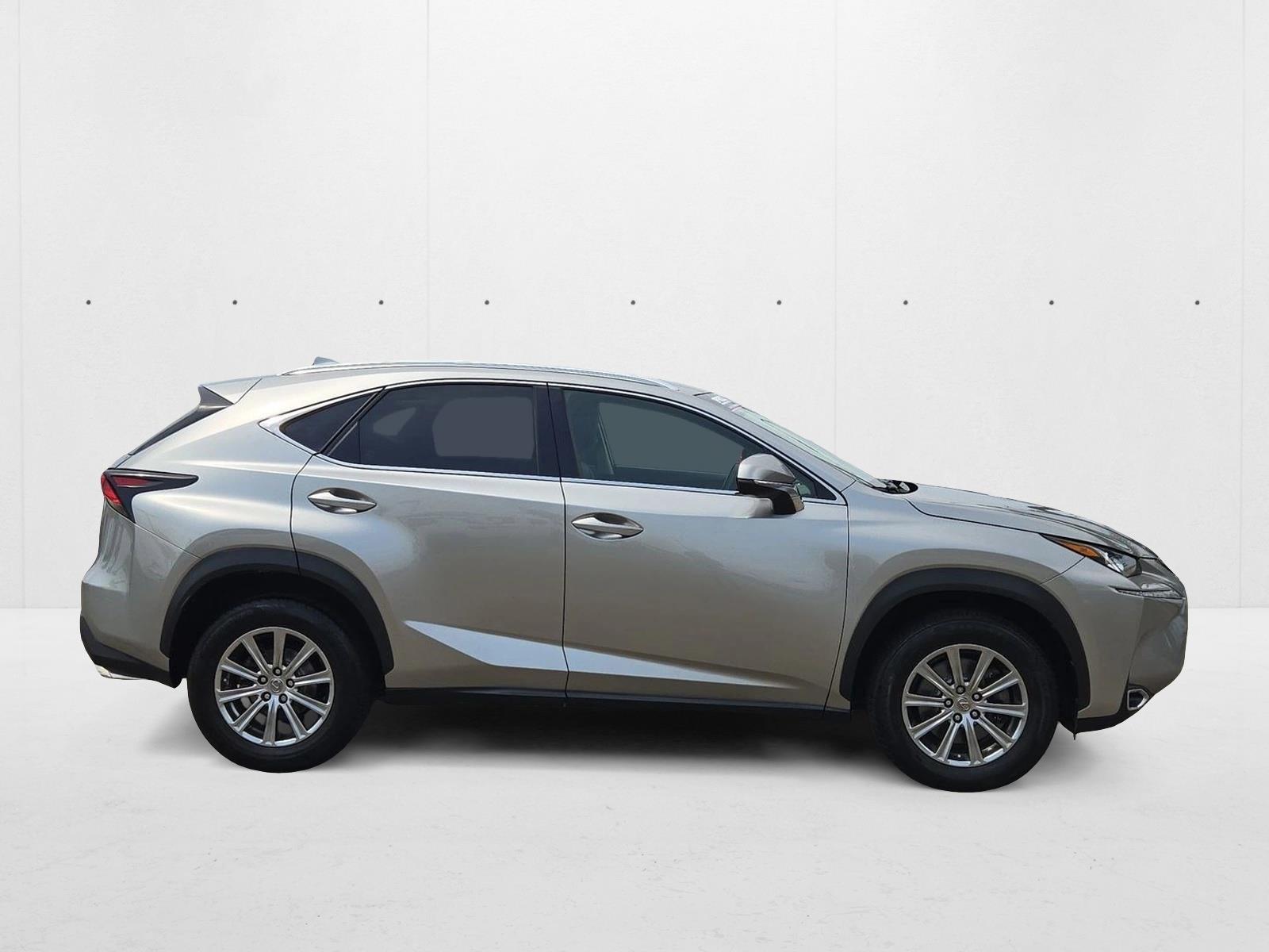 2017 Lexus NX 200t Luxury photo 4