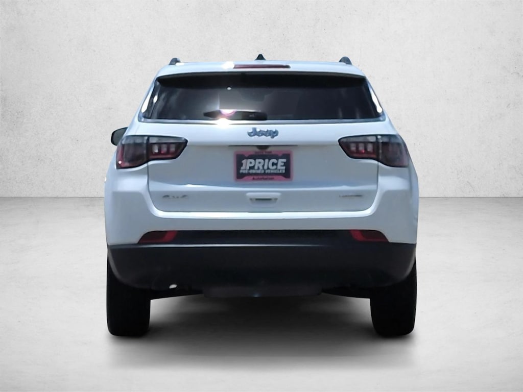 Used 2024 Jeep Compass Latitude Sport Utility