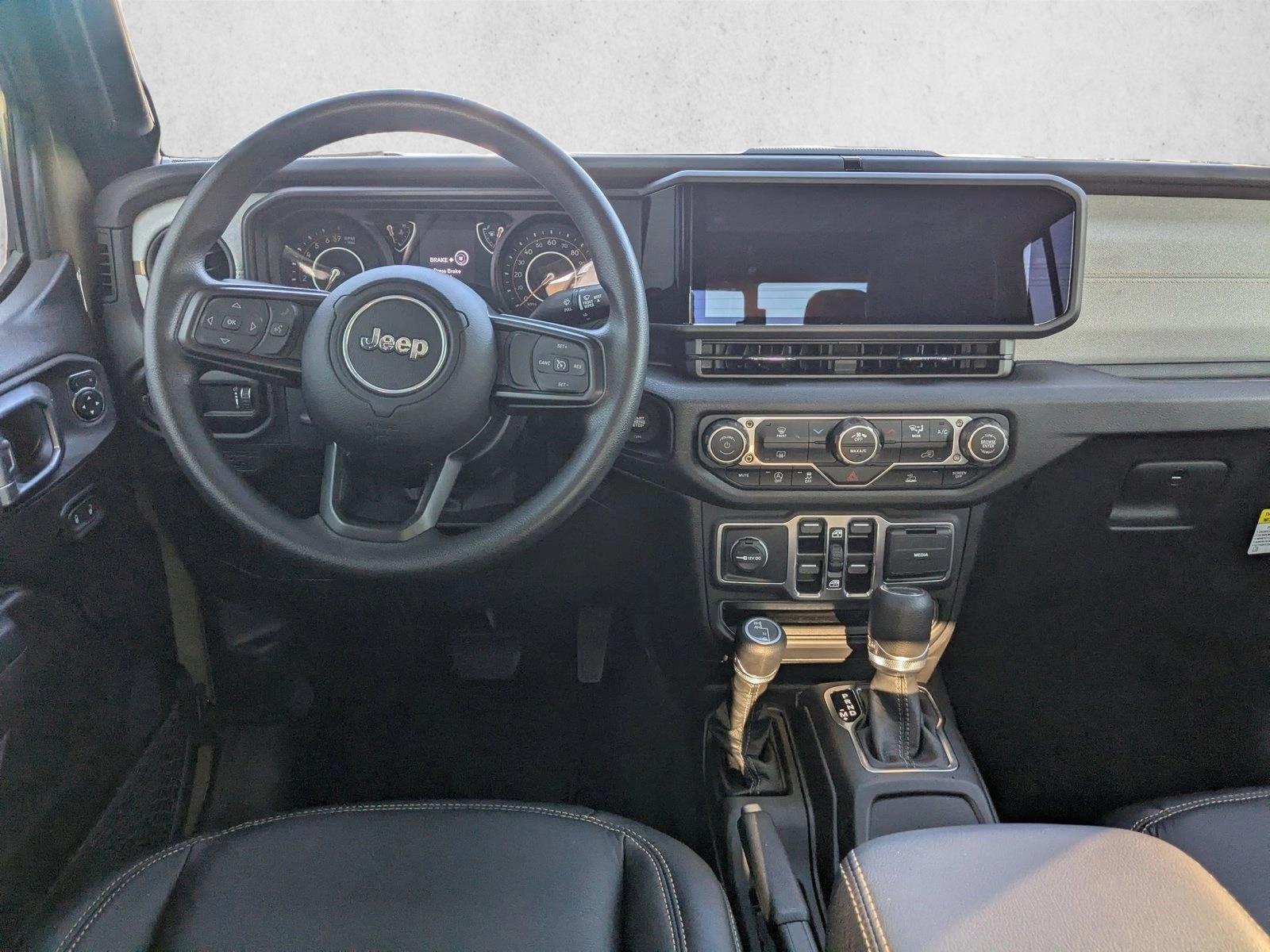 2025 Jeep Gladiator Nighthawk - Photo 15