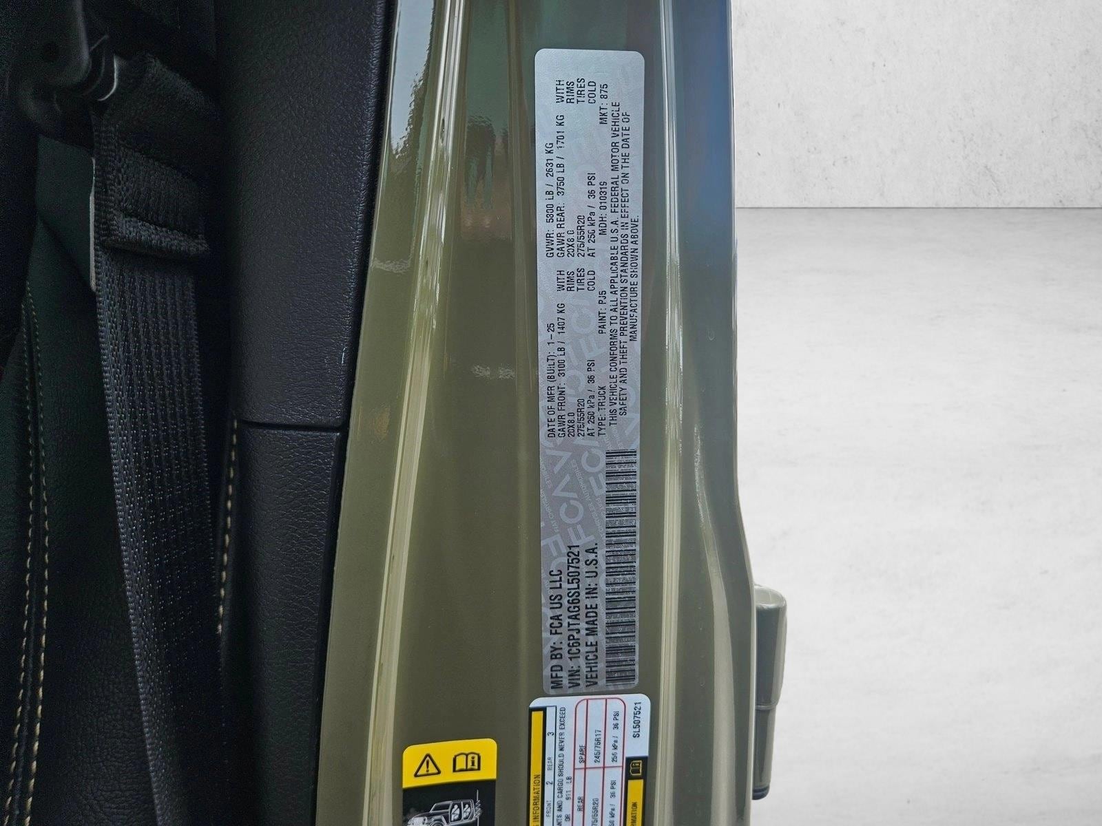 2025 Jeep Gladiator Nighthawk - Photo 18