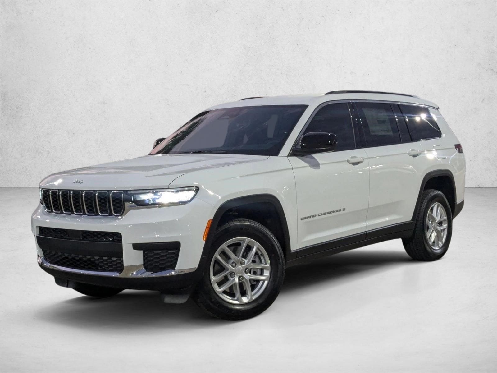 2025 Jeep Grand Cherokee L Laredo's photo