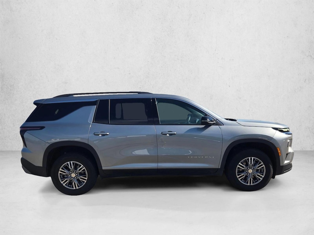 Used 2026 Chevrolet Traverse FWD LT Sport Utility