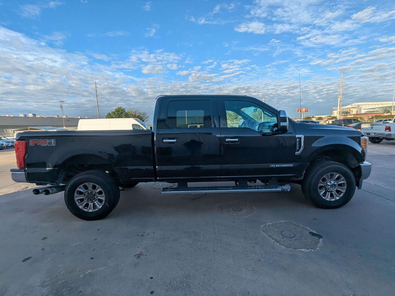2017 Ford F-250 XLT photo 4