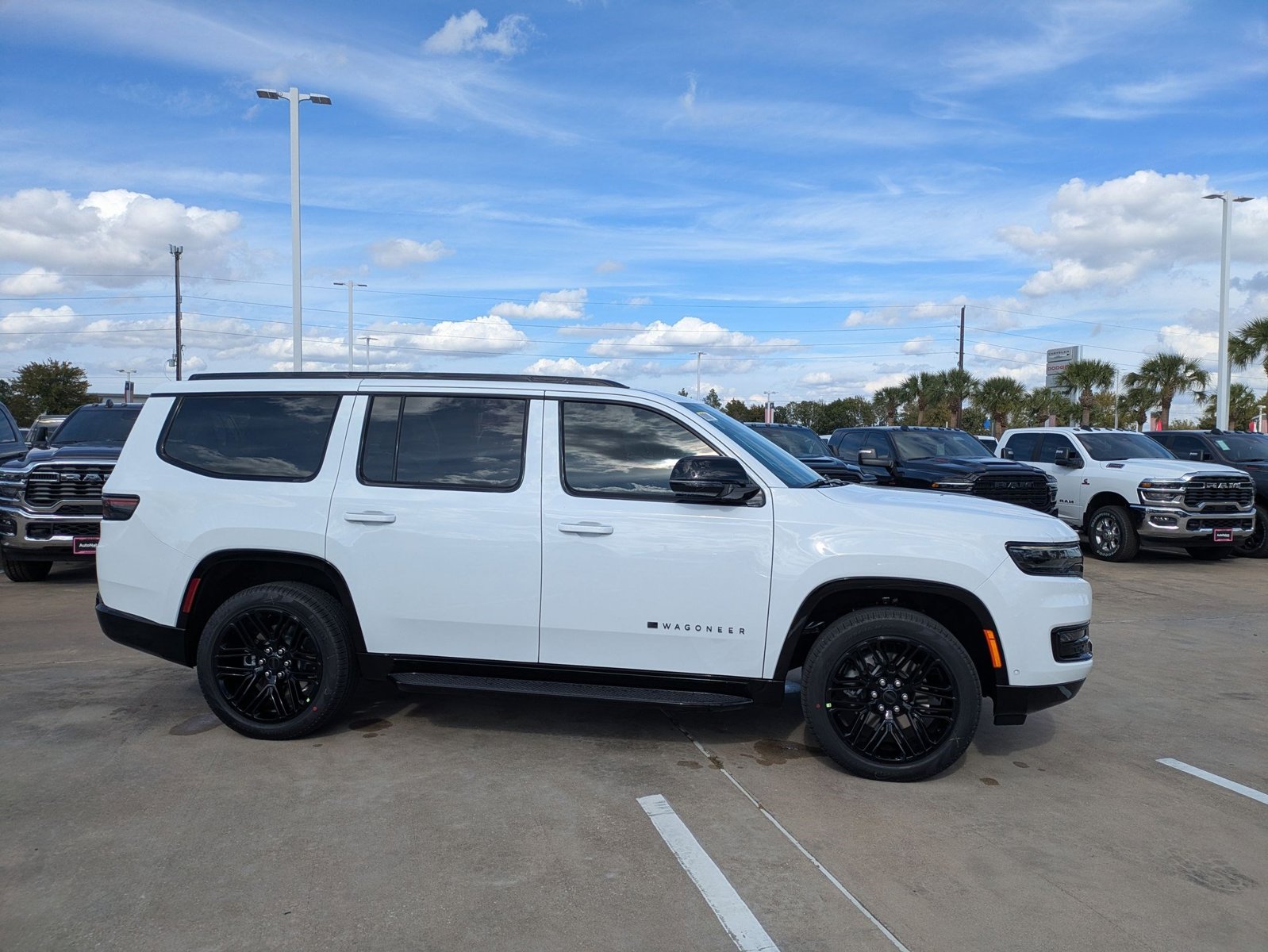 2025 Jeep Wagoneer Series II Carbide photo 4