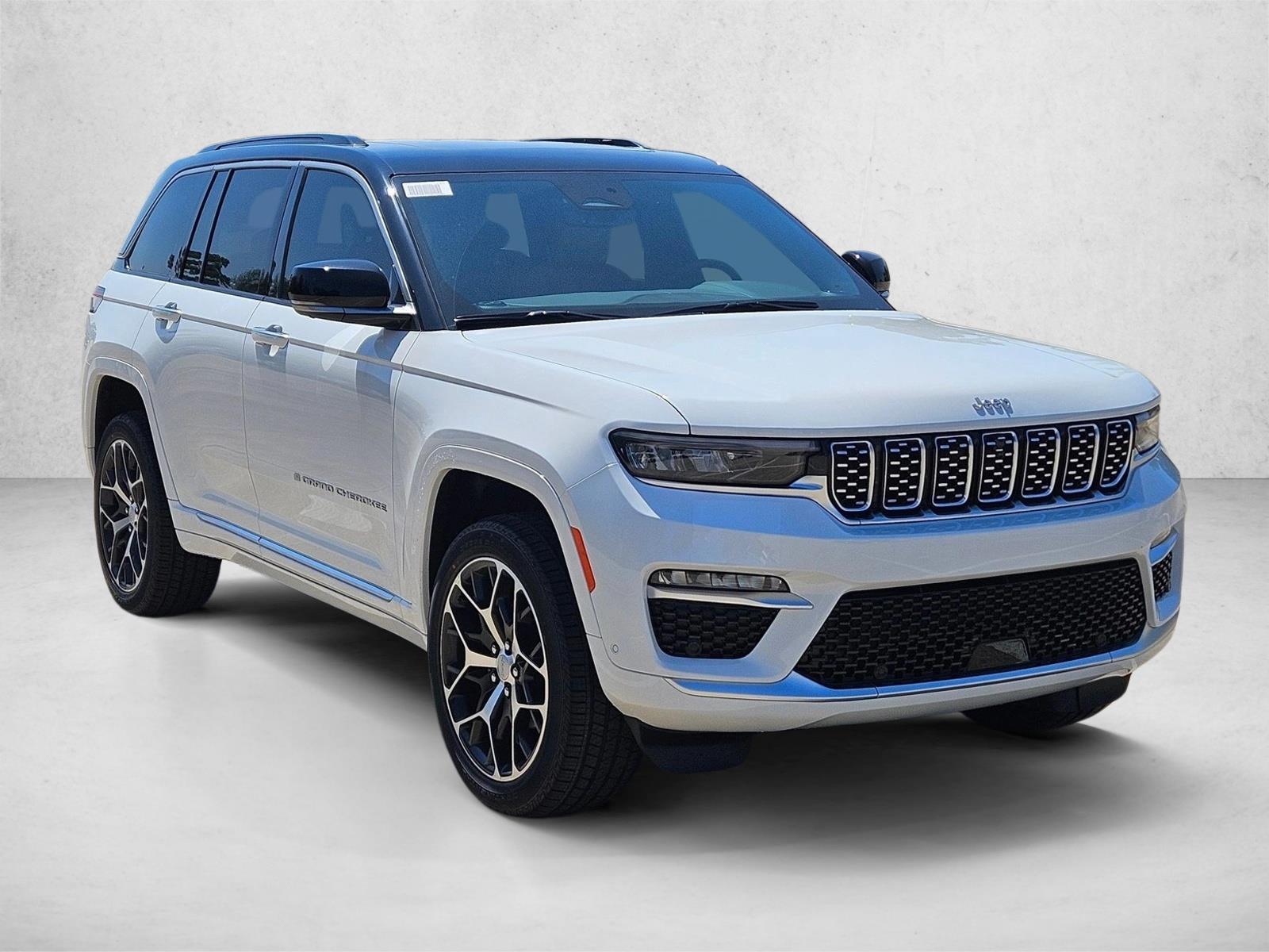 2025 Jeep Grand Cherokee Summit Reserve photo 3