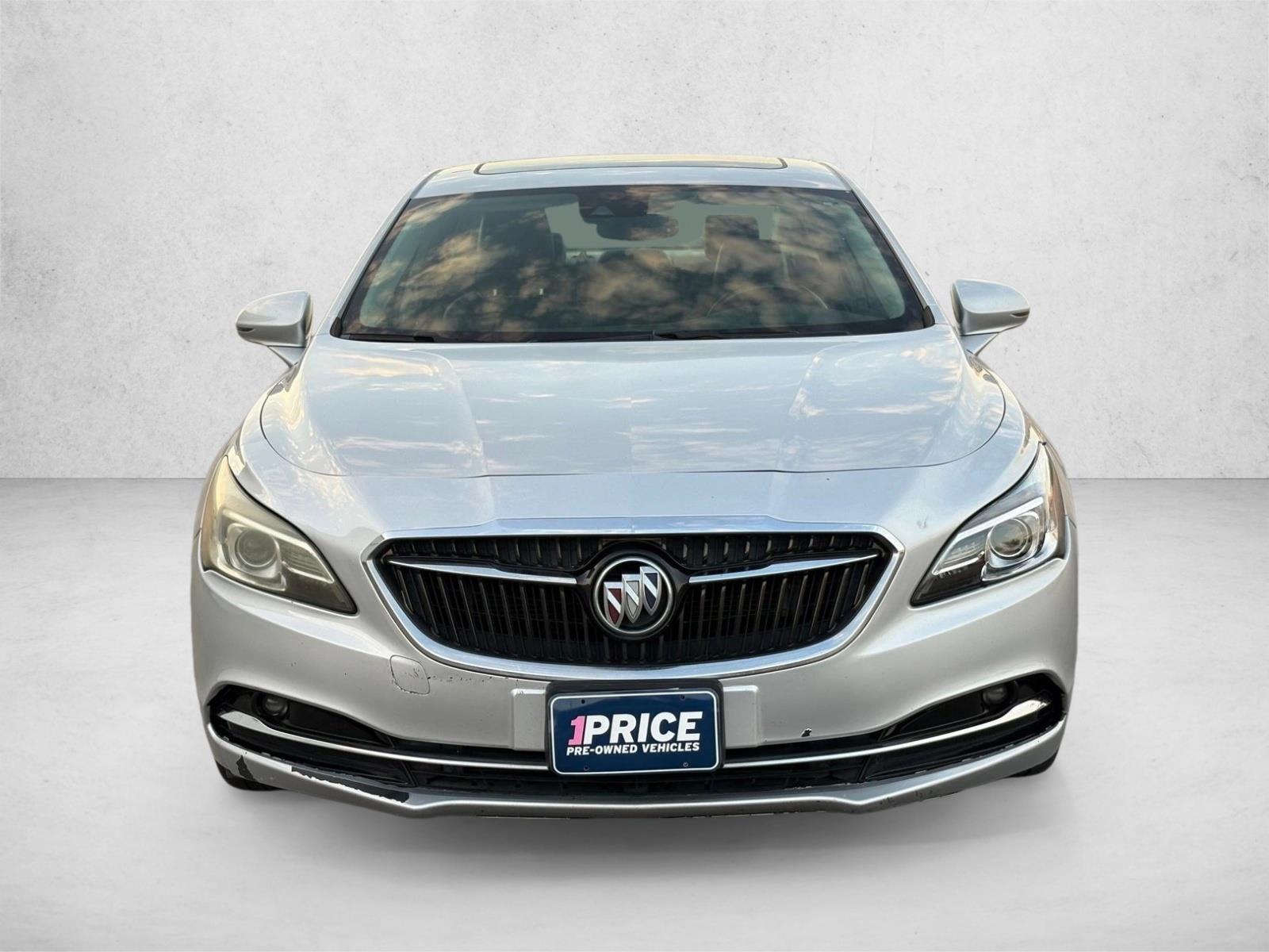 2018 Buick LaCrosse Premium photo 2